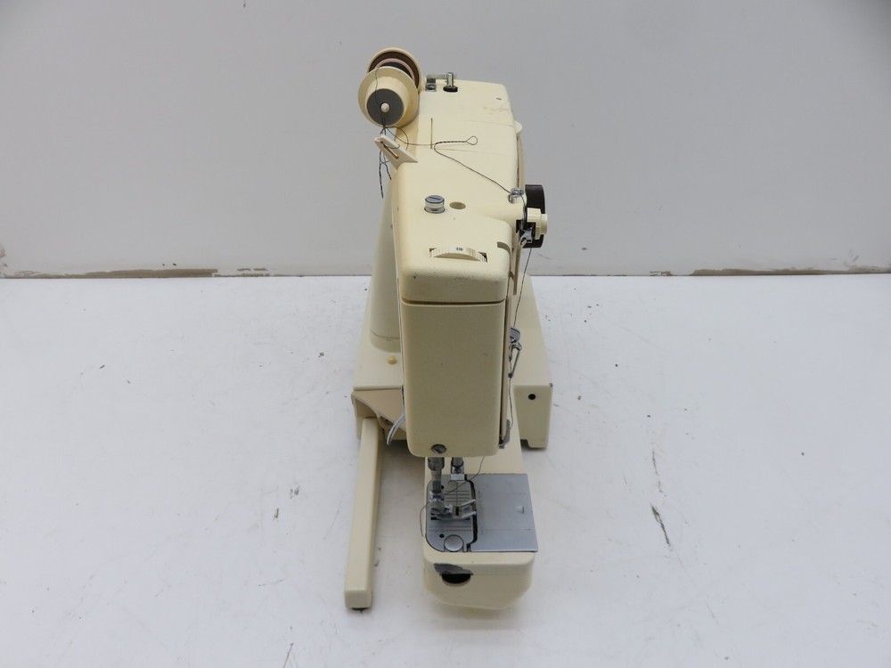 SINGER Stylist 6548 Sewing Machine w/ Case - Untested As-is