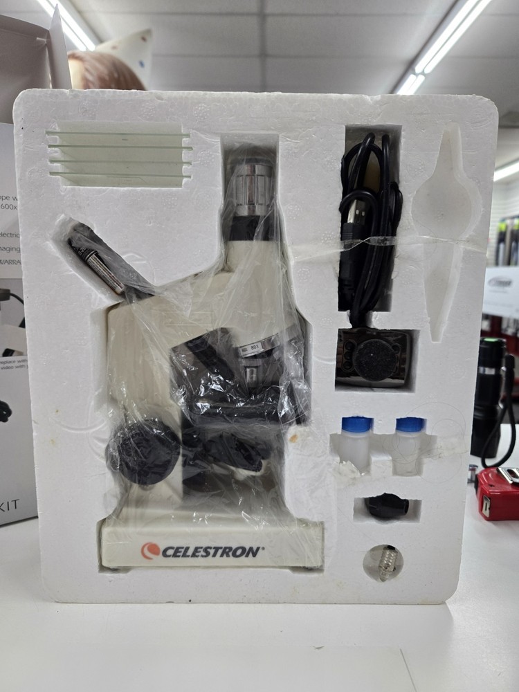 Vintage 2008 Celestron 44320 Digital Microscope Kit. Made In China