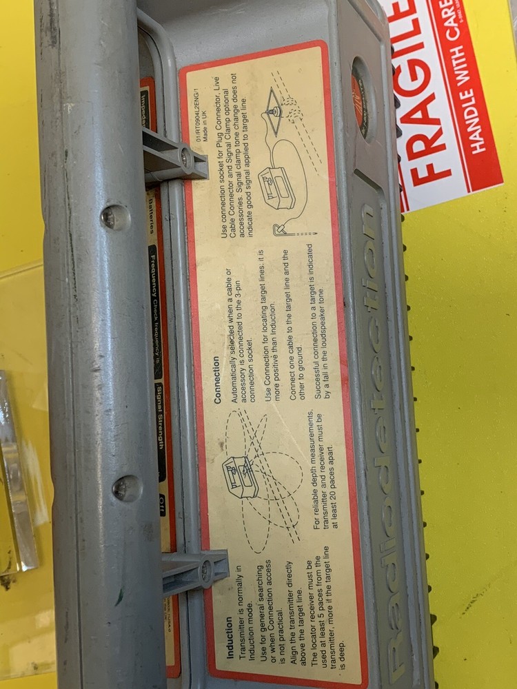 Radiodetection RD400 w/ Transmitter. Receiver Used For Parts. Transmitter Works.