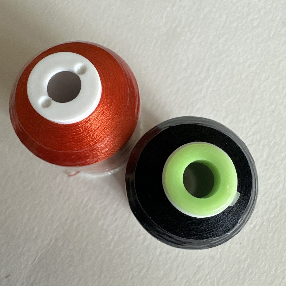 ARC Maxi-lock Isacord Robison-Anton Thread Lot