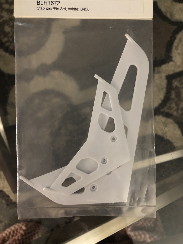 Blade BLH1672 Stabilizer/Fin Set, White: B450 •