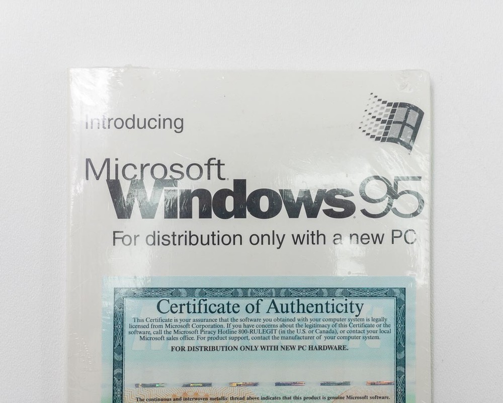 Microsoft X03-32822 Introducing Windows 95 Booklet & CD
