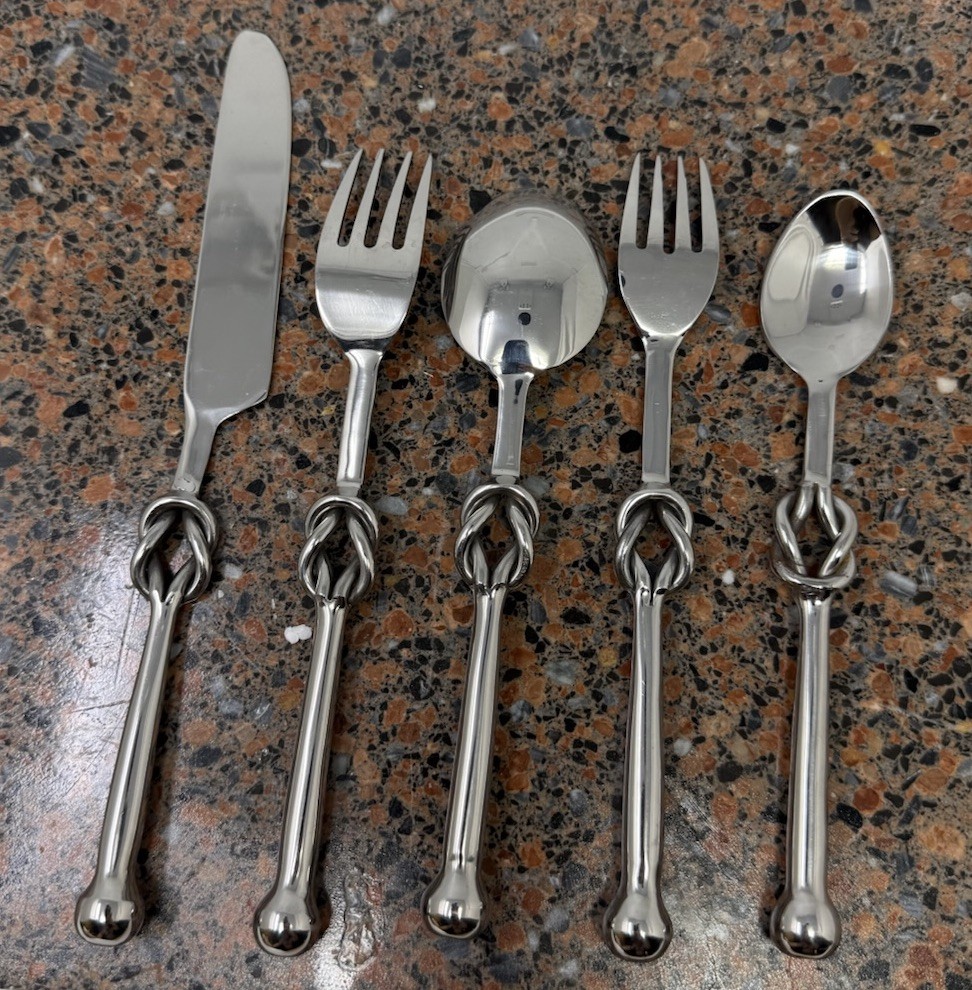 Elyon Forged Reef Knot Reflective 5 Piece stainless Flatware Place setting 18/8