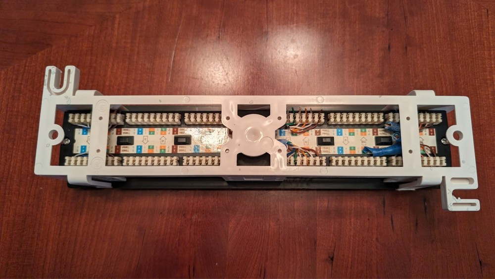 Gold X 12-Port Vertical Punch Down Patch Panel Network Ethernet Wall Mount [C1]