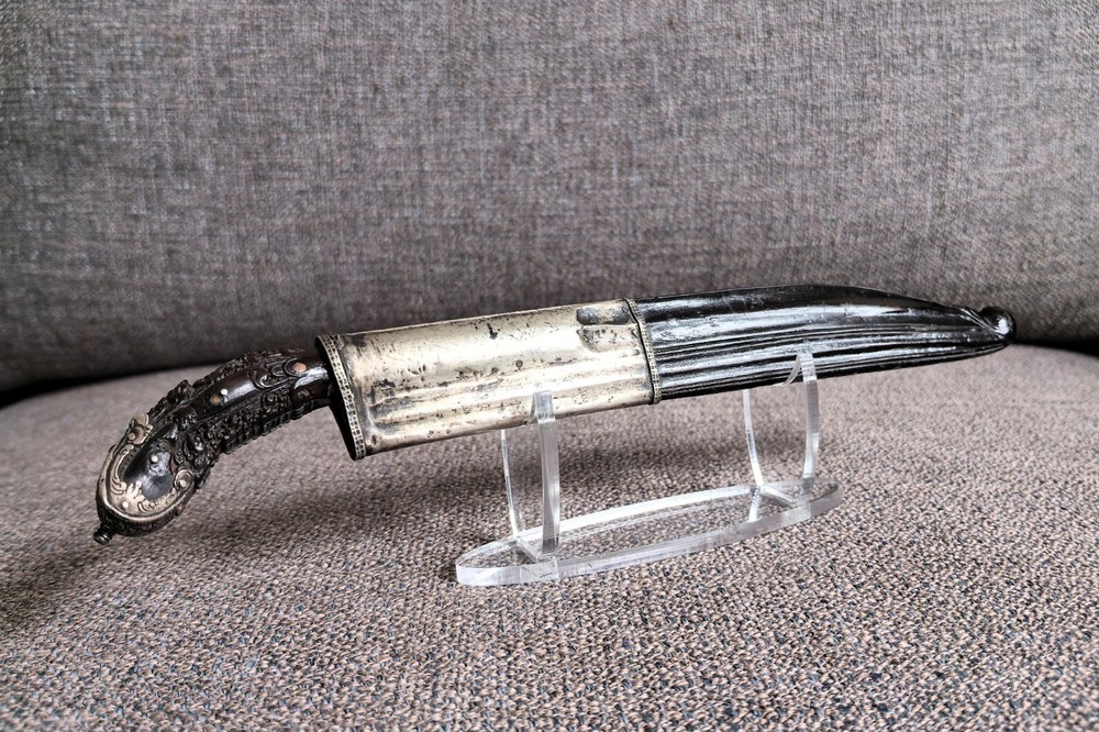 Fine Antique Ceylon Piha Kaetta Dagger 18th C.