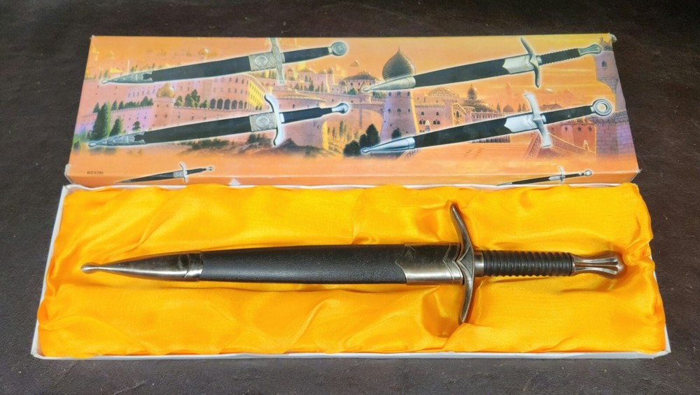 Vintage Decorative Medieval Dagger W/Hard Plastic Sheath & Box, EUC, #BK1318