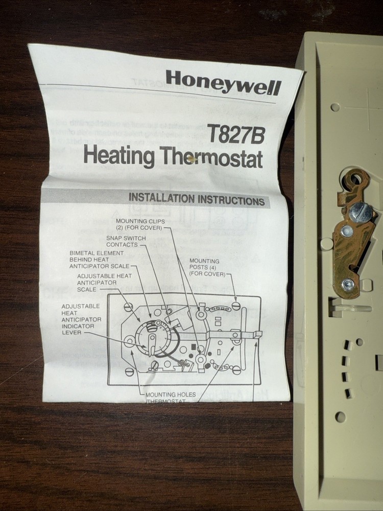 Honeywell T827B 1009 non programable thermostat NOS