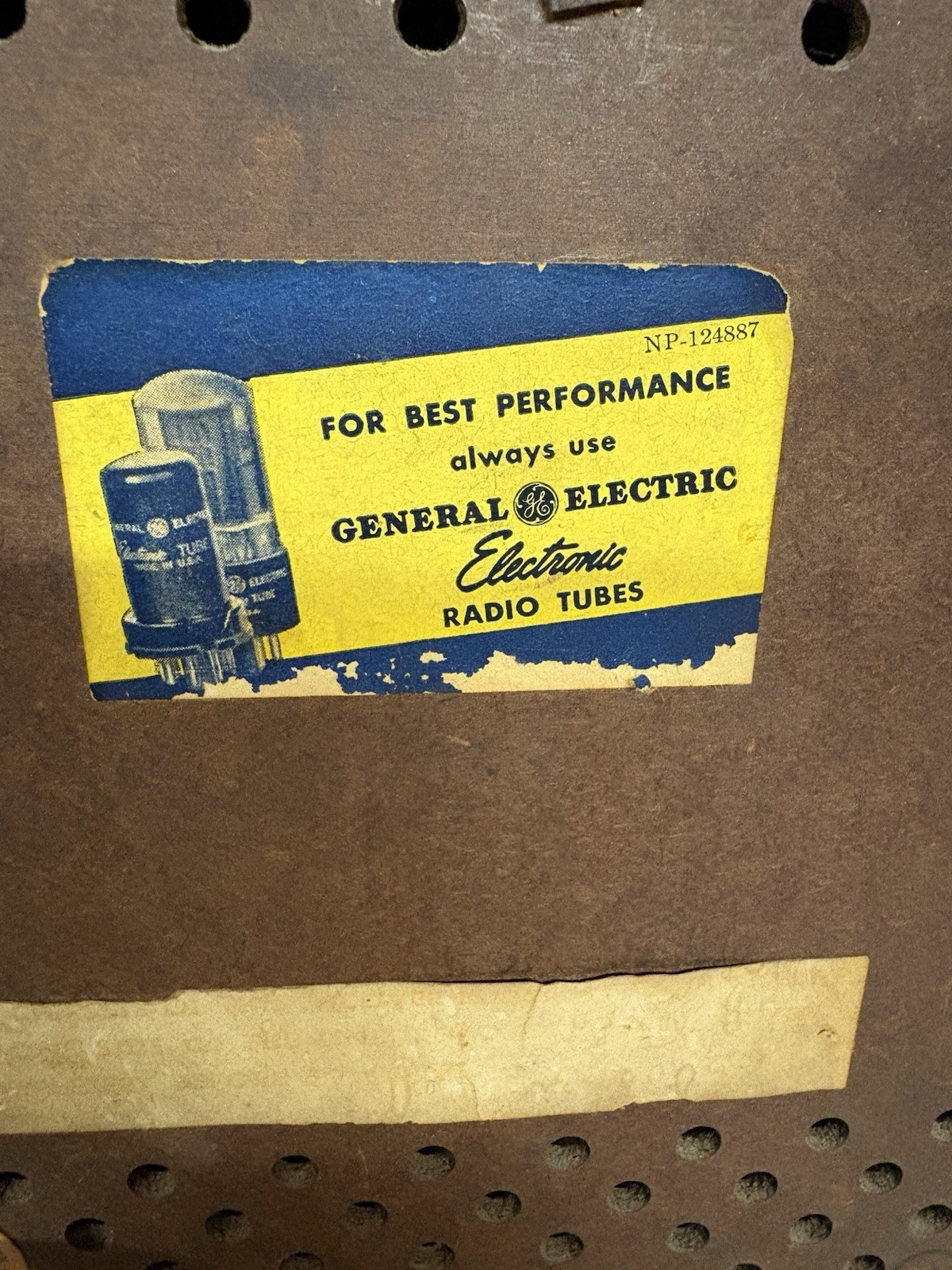 Vintage 1948 GE AM/FM Vacuum Tube Radio Model 210 Hums