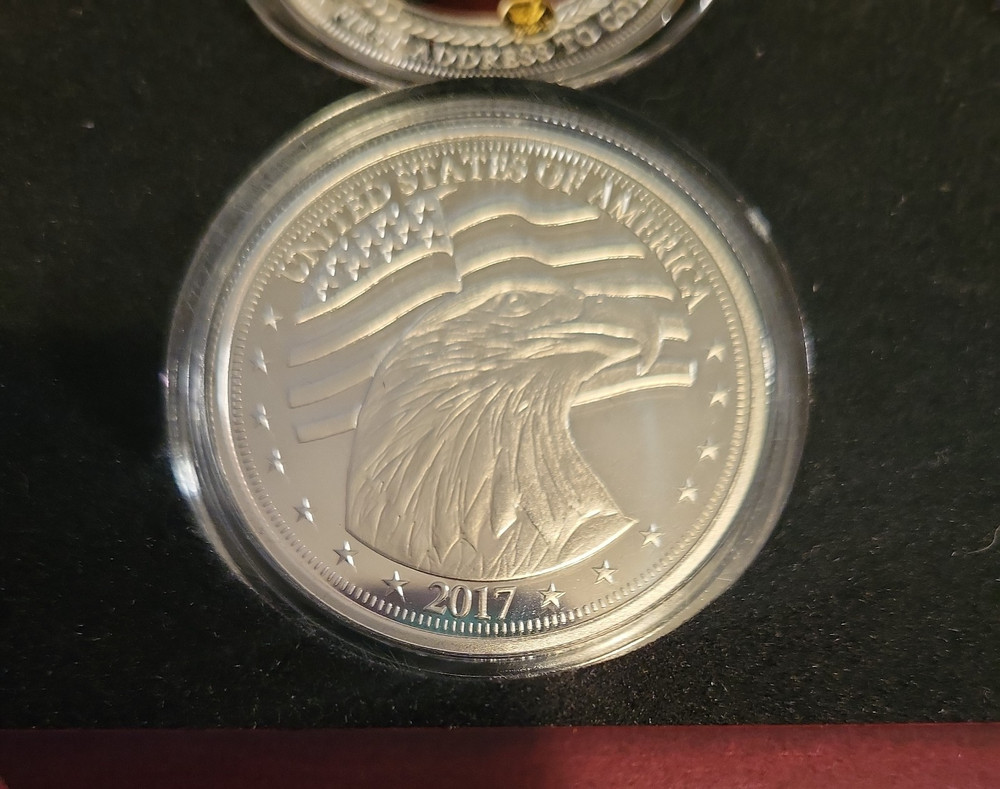 Trump Coin Collection In Display Case (4)