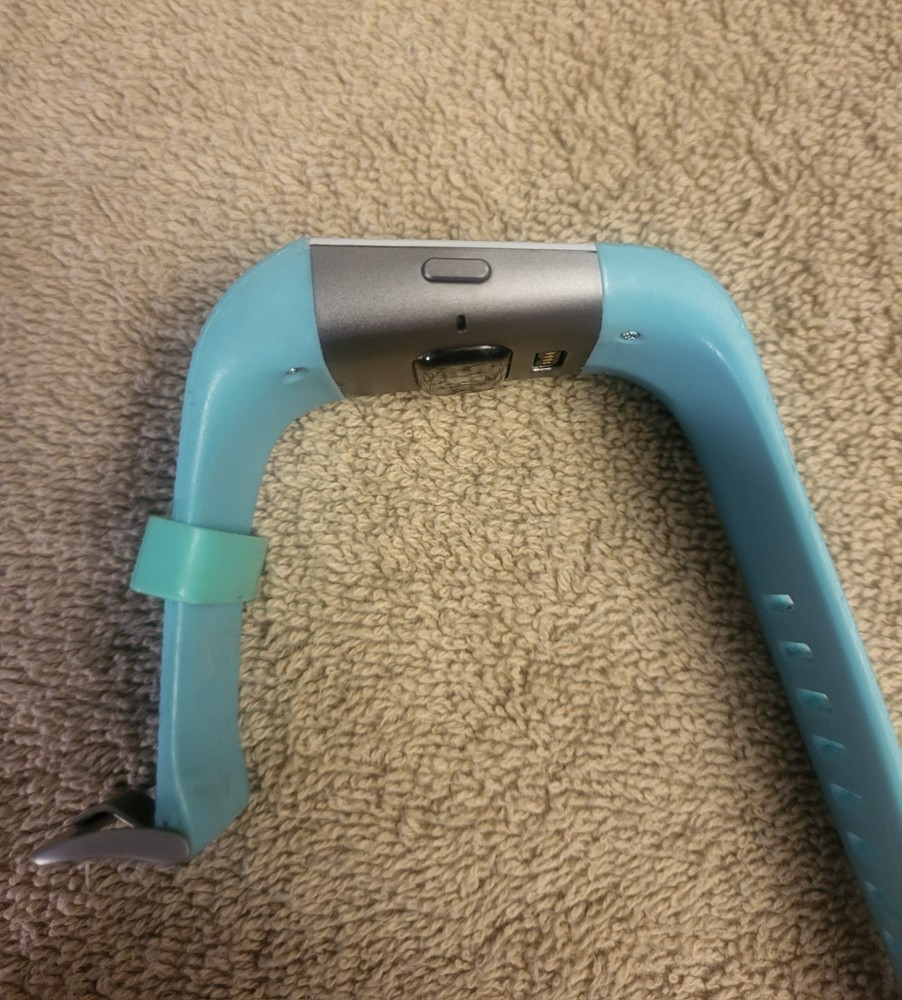 Fitbit Surge Superwatch Activity Tracker Small Medium - Green