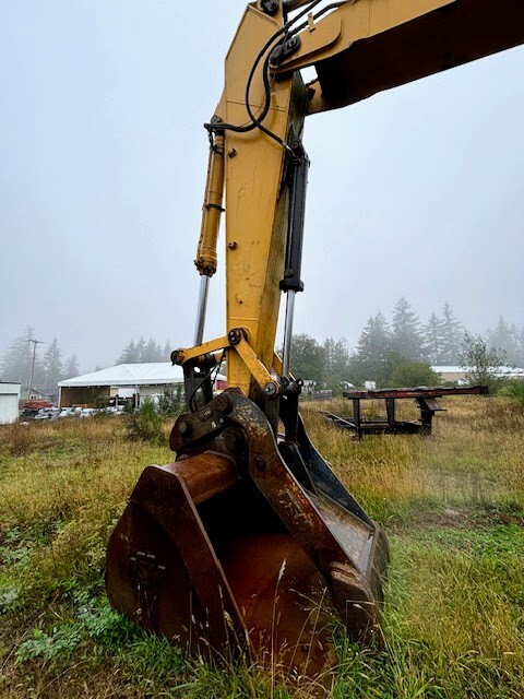 2003 John Deere 330C LC Excavator