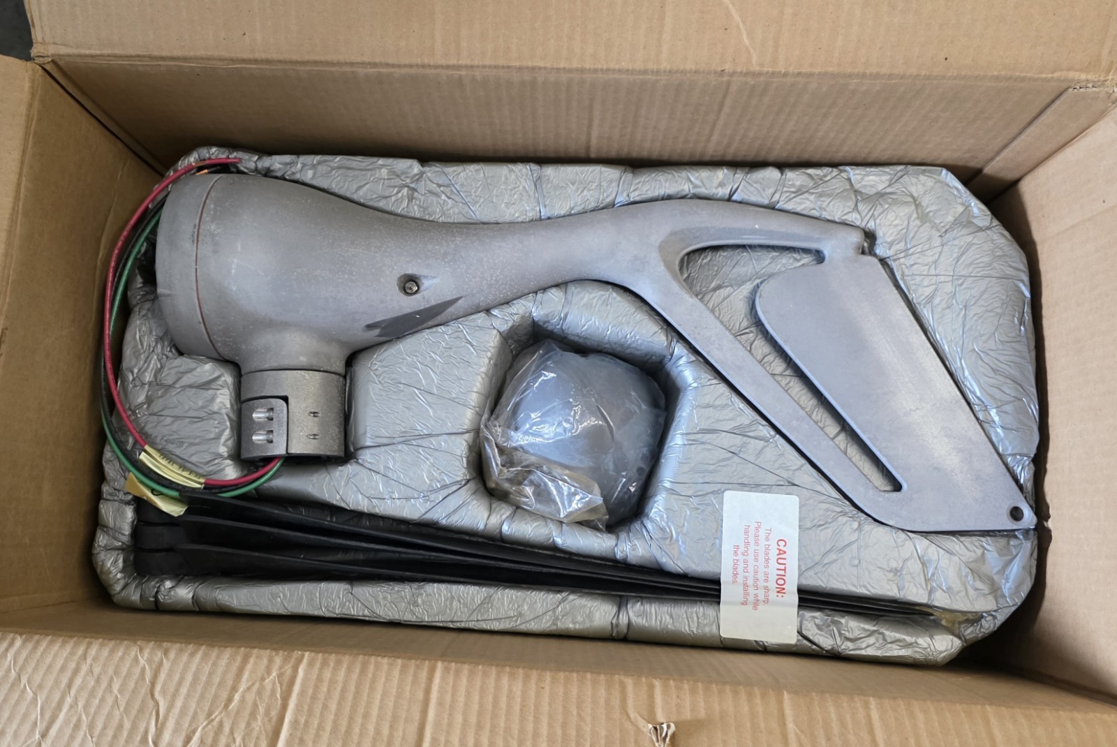 NOS AIR 403 -400 watt Wind Turbine/ Generator 3 Blade