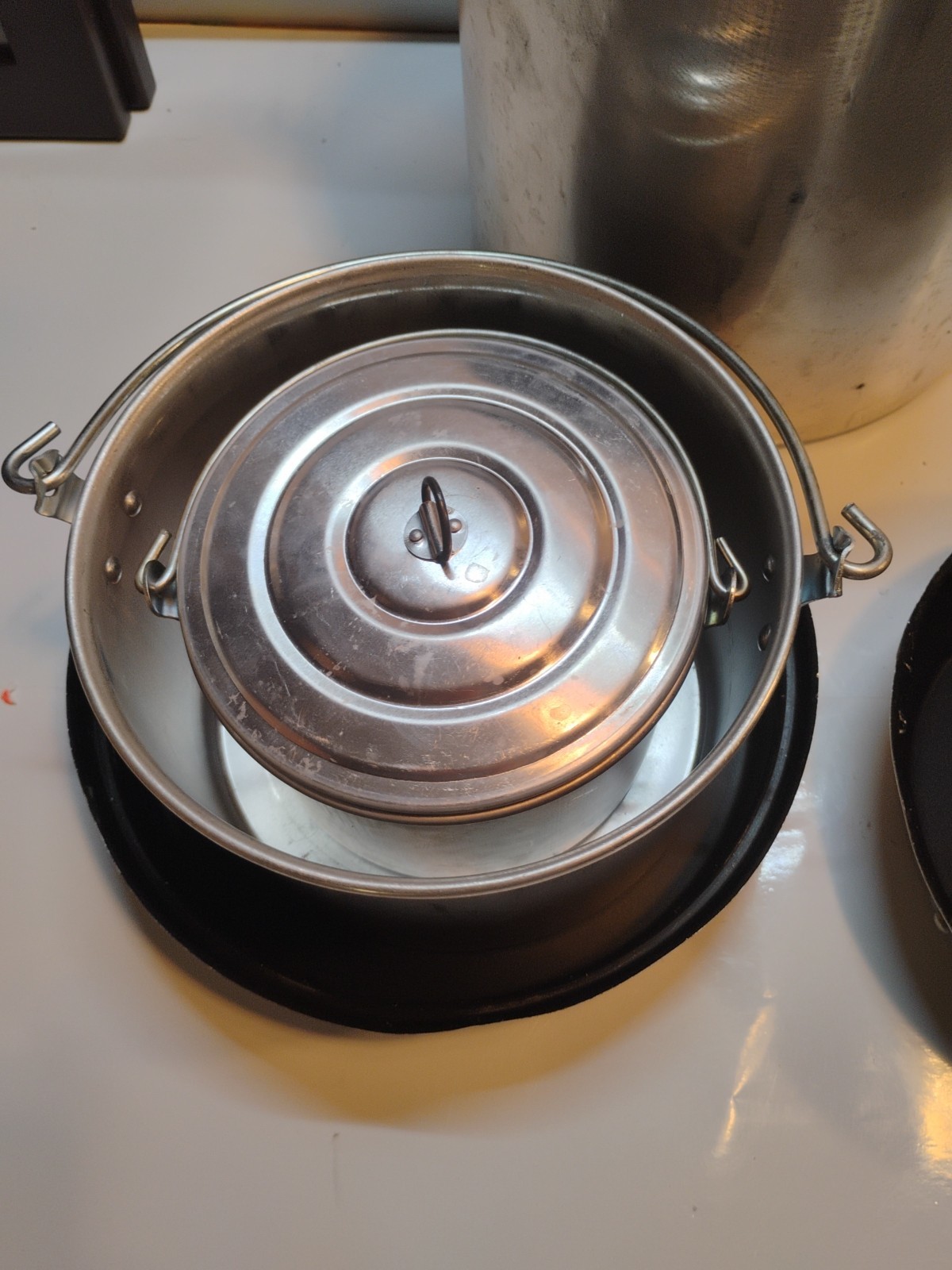 5 Piece Camping. Nesting Pot. Mess Kit Set. With Large Soup Pot READ DESCRIPTION