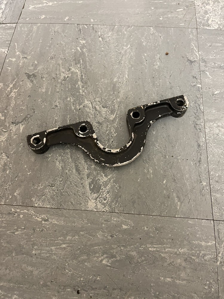 ROVER P4 - STEERING COLUMN SUPPORT CASTING