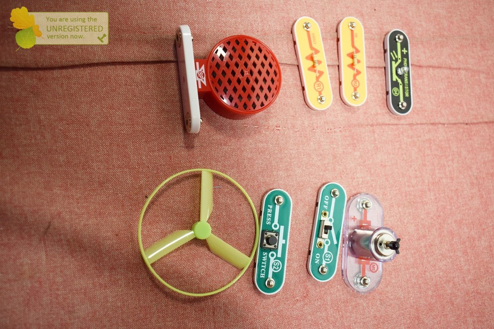 Snap Circuits Skill Builder Explorer Science Kit (Incomplete)