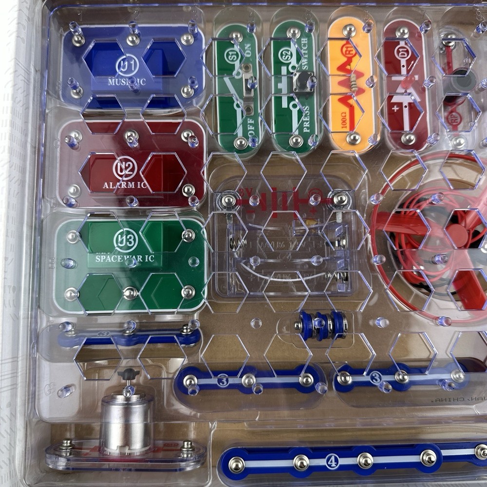 Elenco Snap Circuits Junior STEM Build Over 100 Electronic Projects Complete