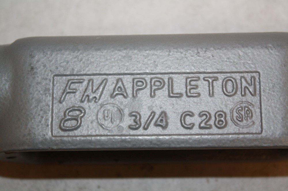 (2) APPLETON ELECTRIC C28 3/4" CONDUIT BODY