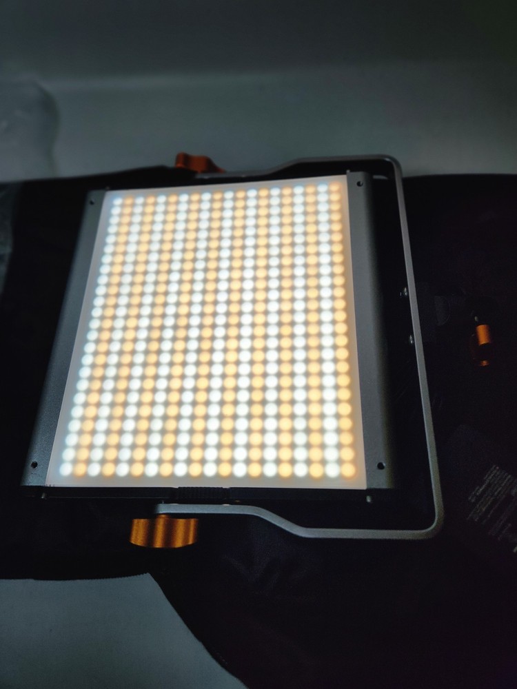 NEEWER NL480 LED Light
