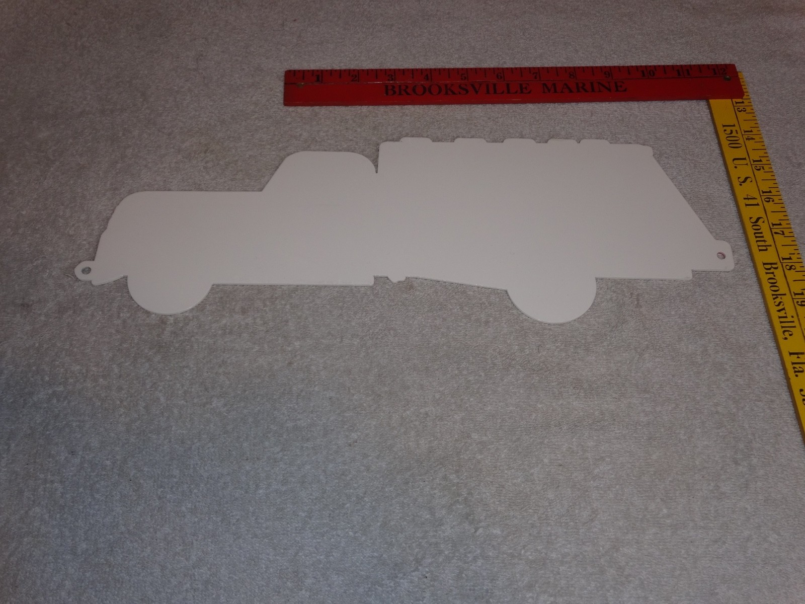 VINTAGE TEXACO PETROLEUM CO. TRUCK 16" METAL SERVICE STATION GASOLINE & OIL SIGN