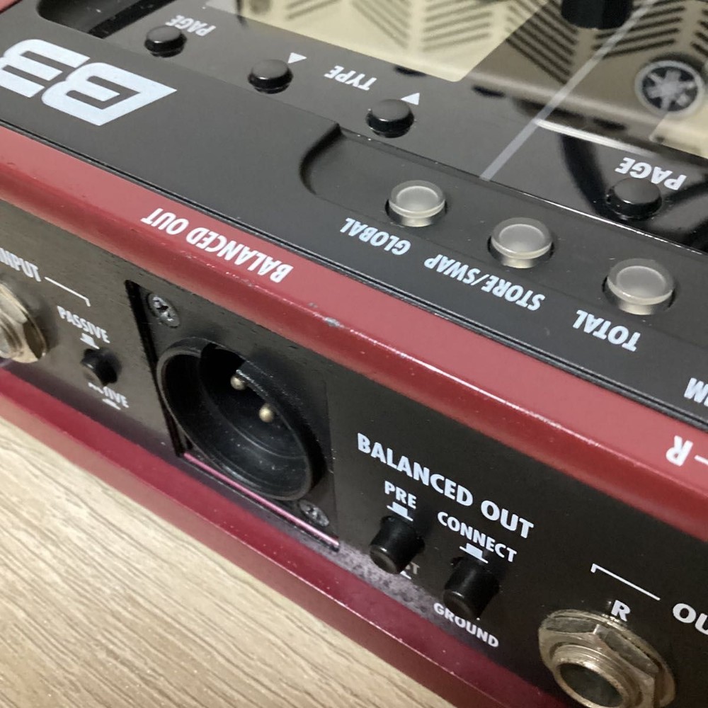 ZOOM B3 bass multi-effector