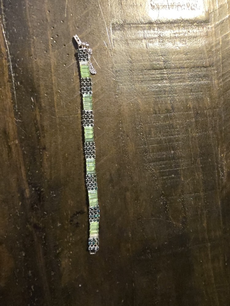 uranium glass bracelet 7"