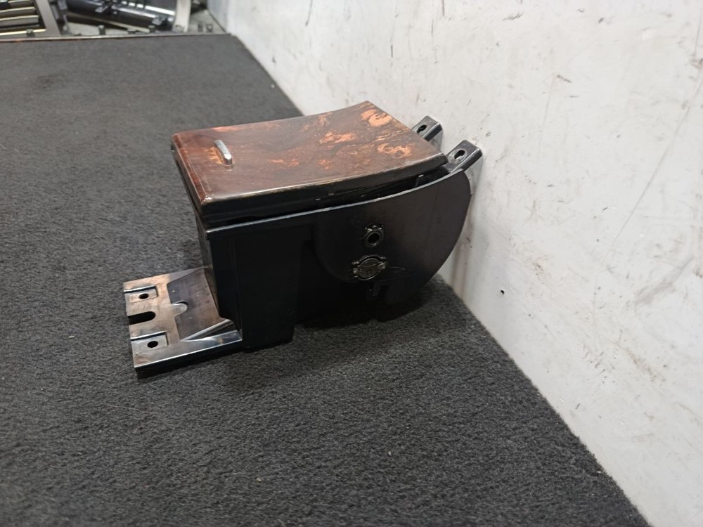 JAGUAR XF X250 CENTRE CONSOLE ASHTRAY STORAGE COMPARTMENT
