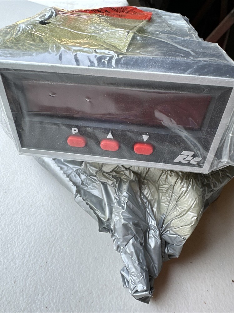 RED LION CONTROLS IMP23103 PROCESS METER NEW