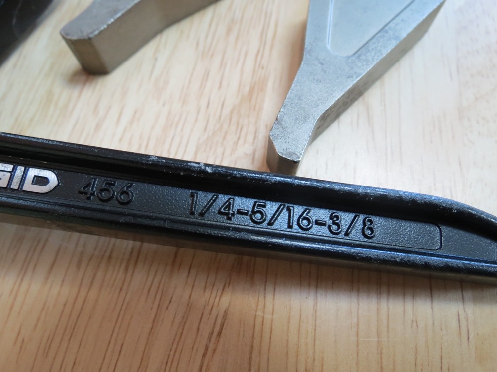 Rigid Pipe Bender & Pex Pocket Crimpler (lot#12340)