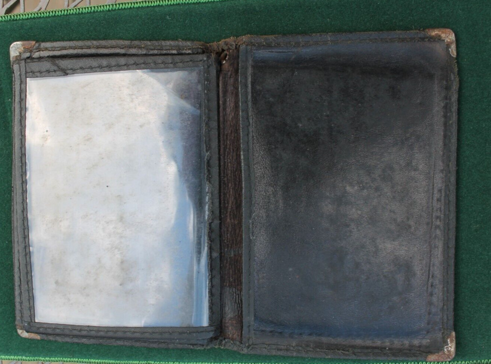 WORLD WAR 2 SEAMAN'S LEATHER WALLET ID'ED TO GERARD R. RICHER FALL RIVER MA