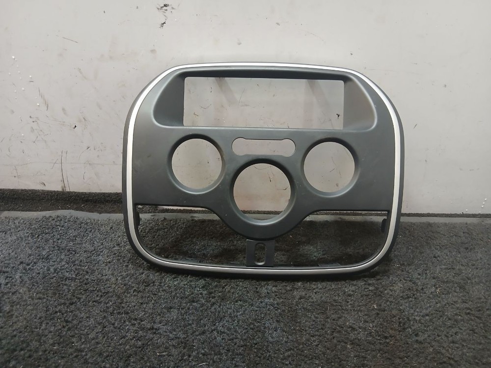 RENAULT KANGOO MK2 CENTRE DASH PANEL SURROUND 682608894