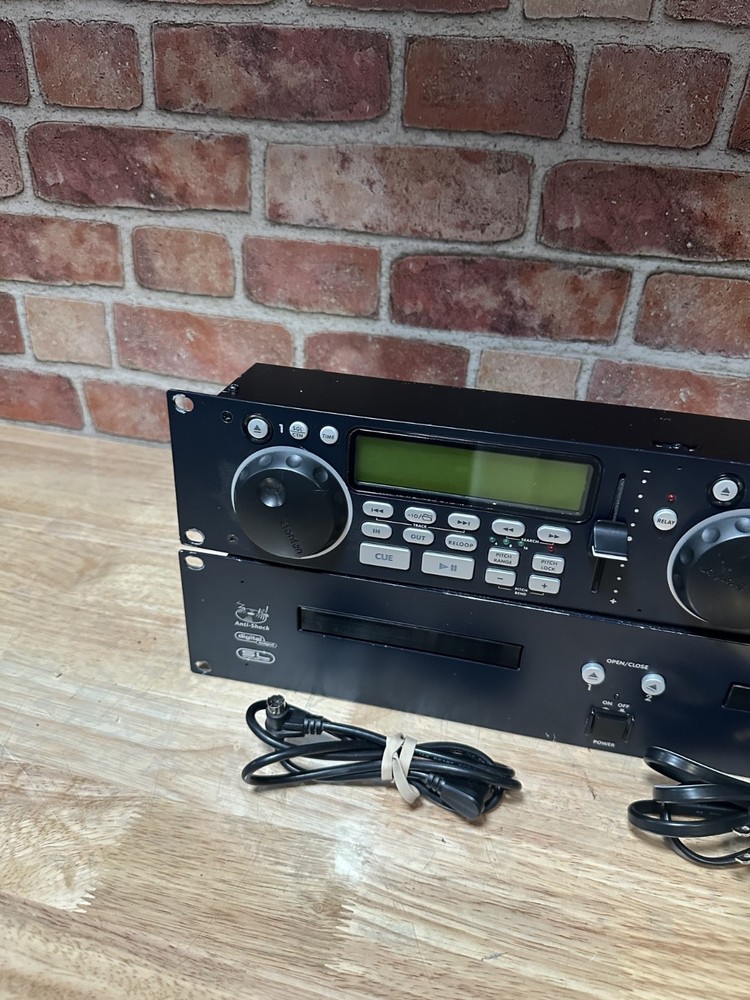 Stanton C.502 Dual Rackmount Digital Plays MP3 Cds( Please READ)