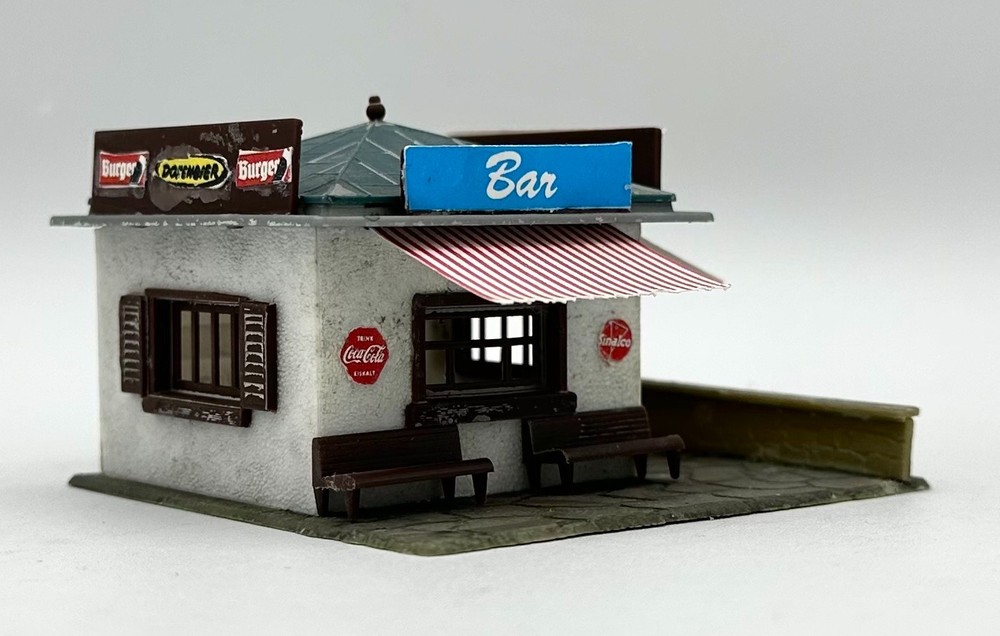 HO Scale Roadside Snack Bar Custom/Weathered Painted