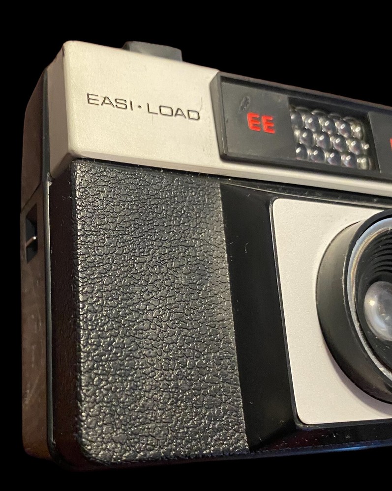 Sears vintage camera Easi Load EE 126-X with film inside untested