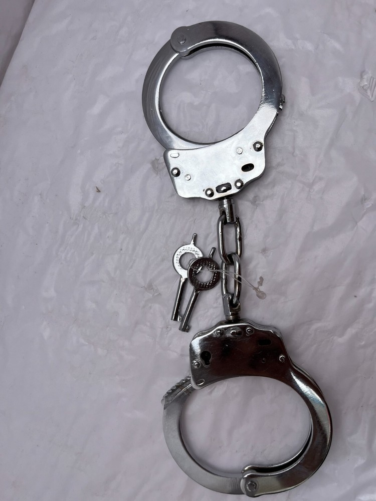 Maximun serurity Model Handcuffs Standard Size Nickel Double Locking