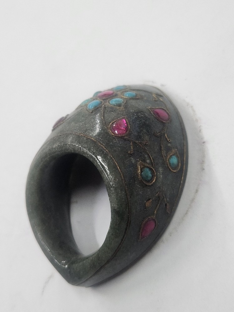 Antique Islamic Mughal Jade Archer Ring.
