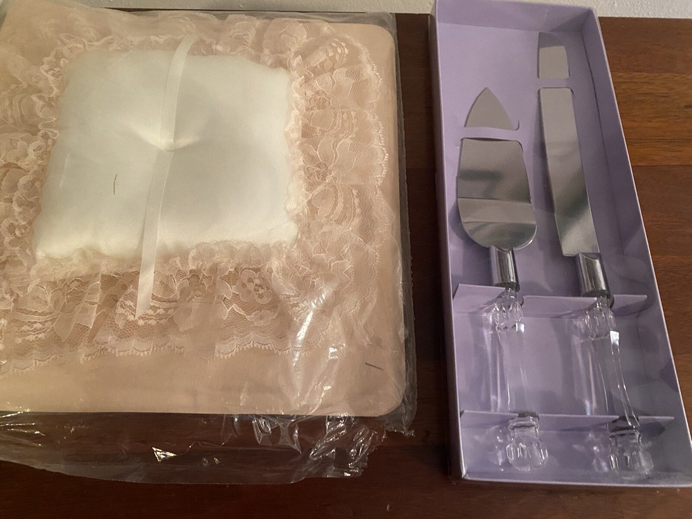 Ringbearer Pillow with Cake Server Set