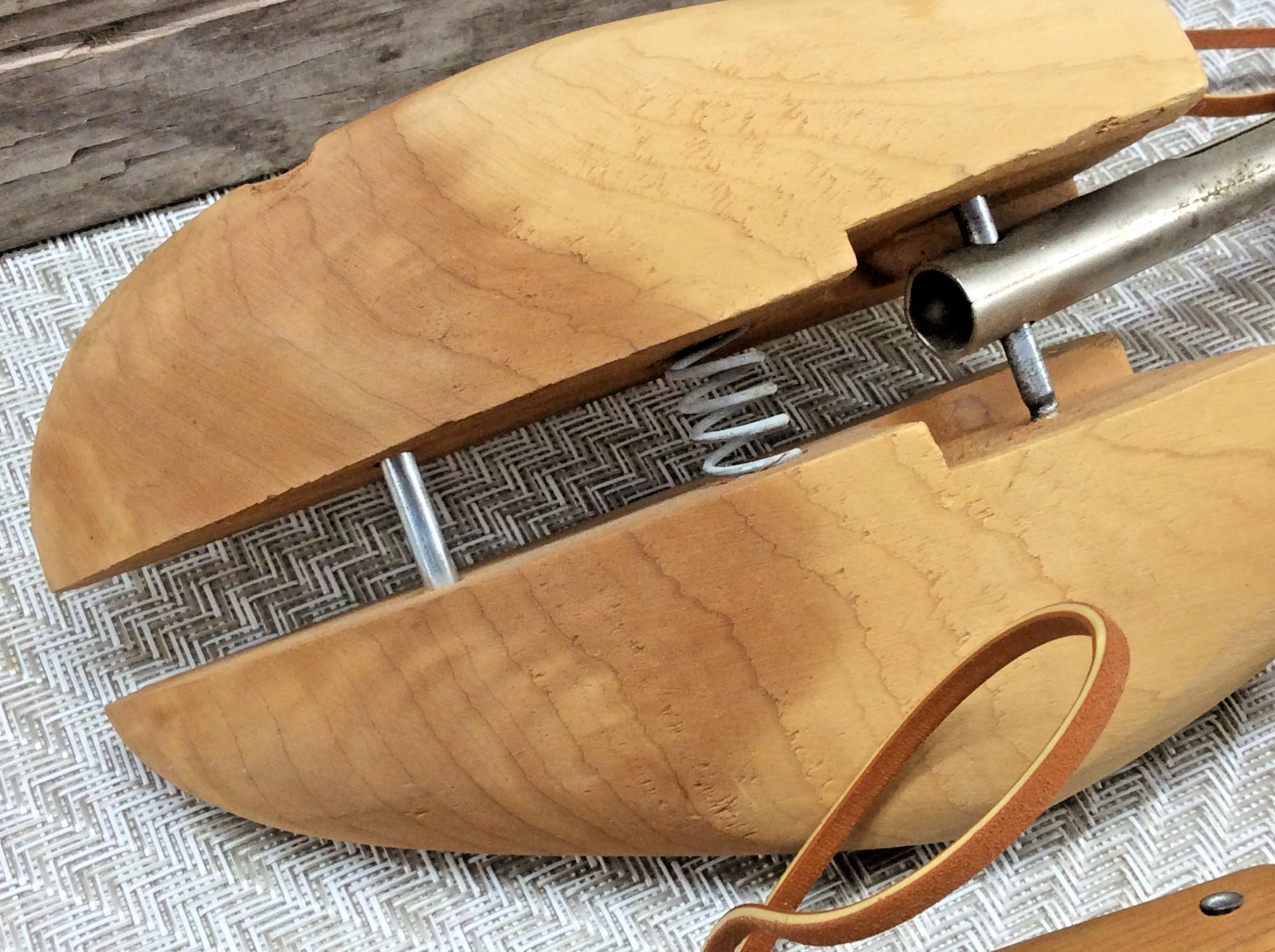 Wooden Shoe Trees Men's Size Large Pair Cedar Wood Forms Vintage