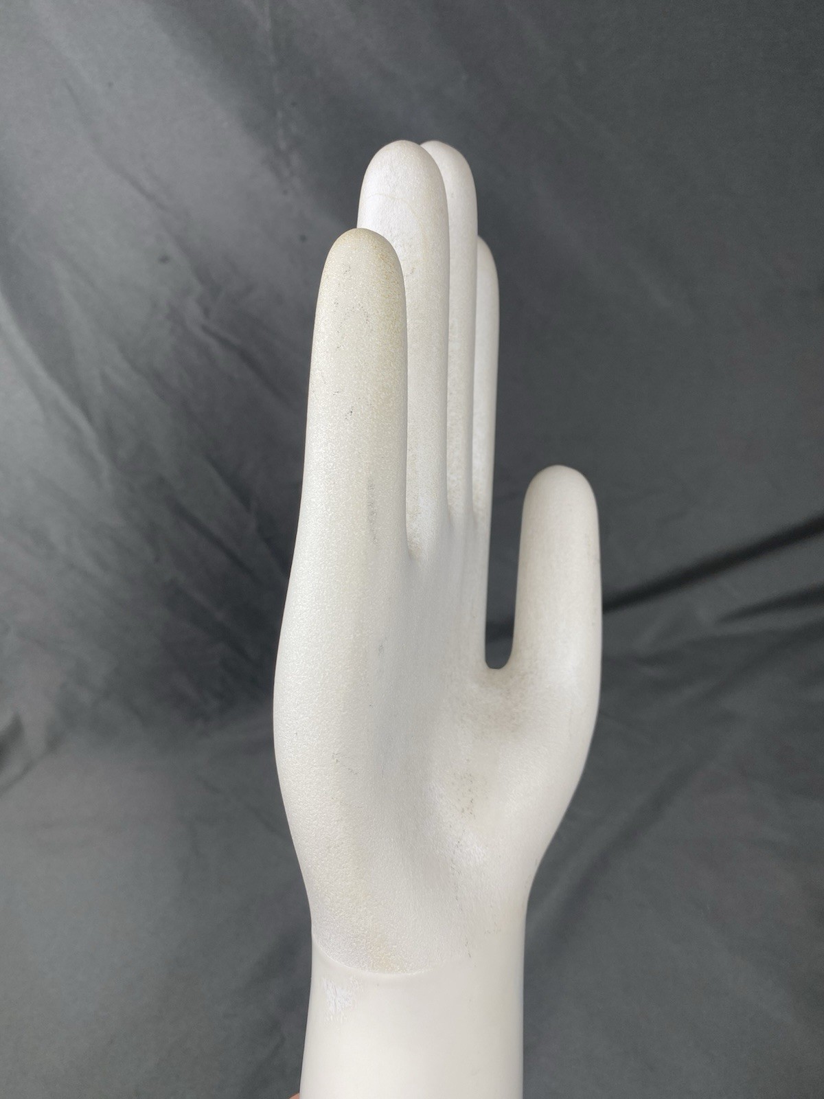 VINTAGE GLOVE MOLD RIGHT HAND 1972 GENERAL PORCELAIN TRENTON NJ SIZE 7 1/2