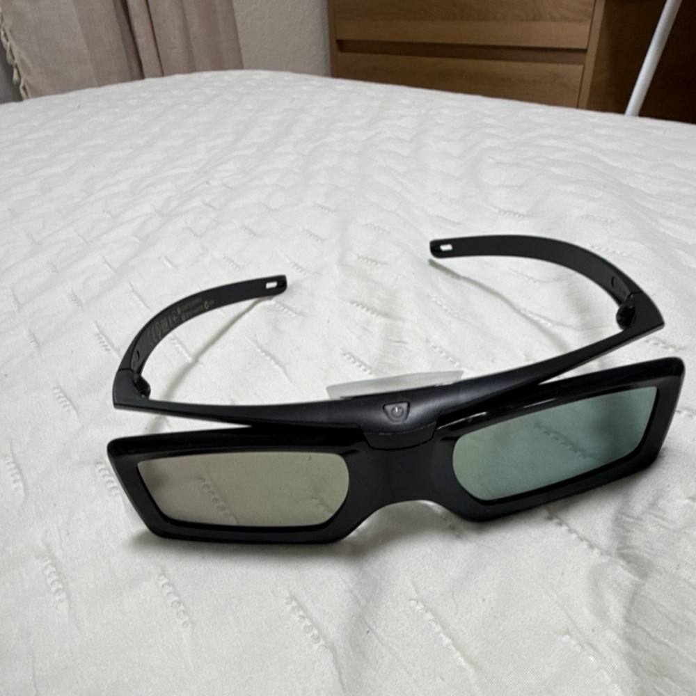 Sony TDG-BT400A Active 3D Glasses Black – 3D Viewing, Model TDG-BT400A