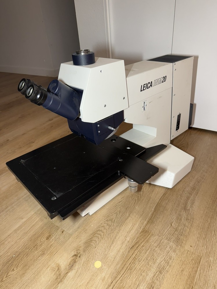 Leica INM200 microscope
