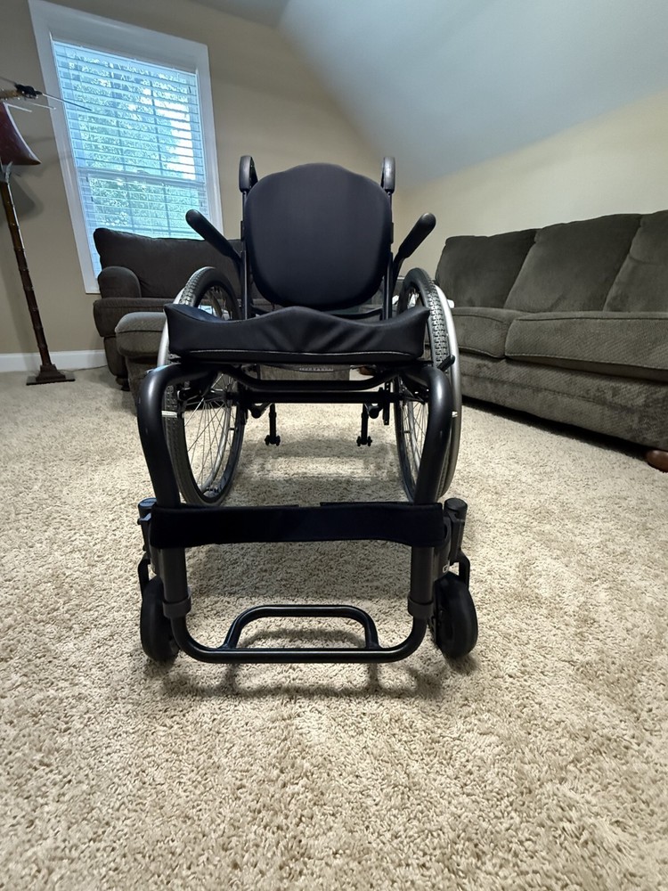 Quickie QRI Wheelchair