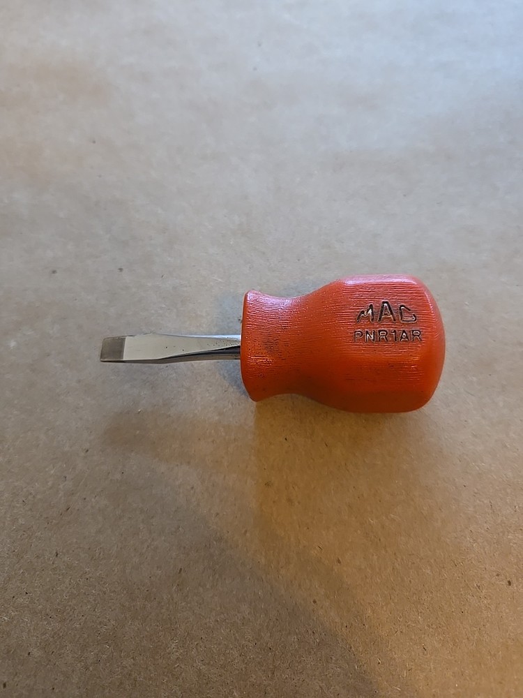Mac Tools Flat Tip Stubby Screwdriver Red Hard Handle PNR1AR