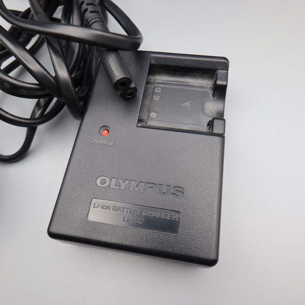 Olympus X-785 Digital Camera 7.1MP Silver Battery Weak With Box