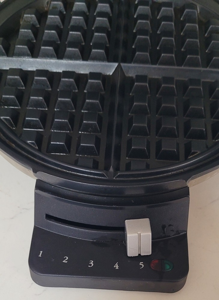 Cuisinart Round Classic Waffle Maker