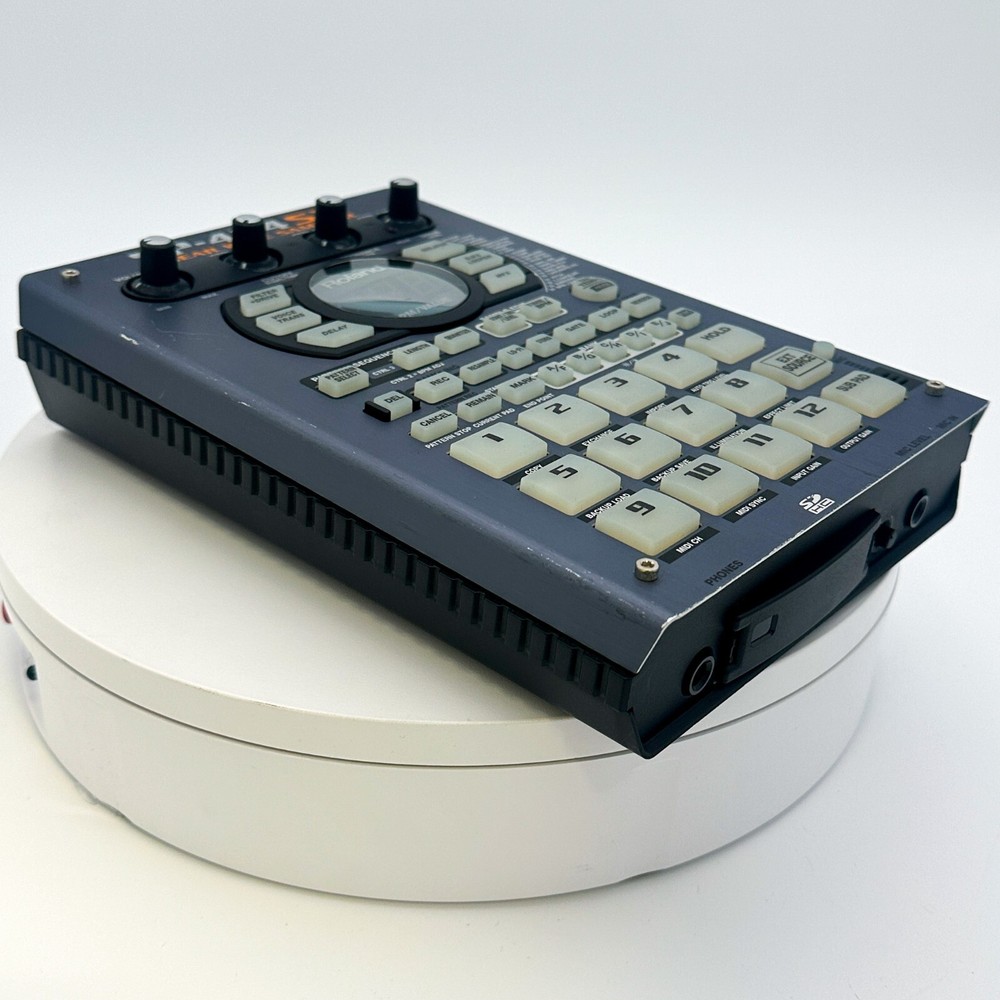 Roland SP-404SX Compact Linear Wave Sampler Tested Good Condition