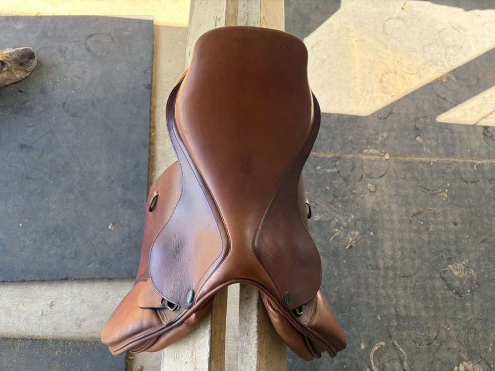 HDR Rivella Deep Jumping saddle, 17.5"