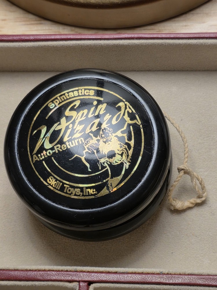 Spintastics Spin Wizard Auto-Return Yo-Yo Black by Skill Toys Inc.