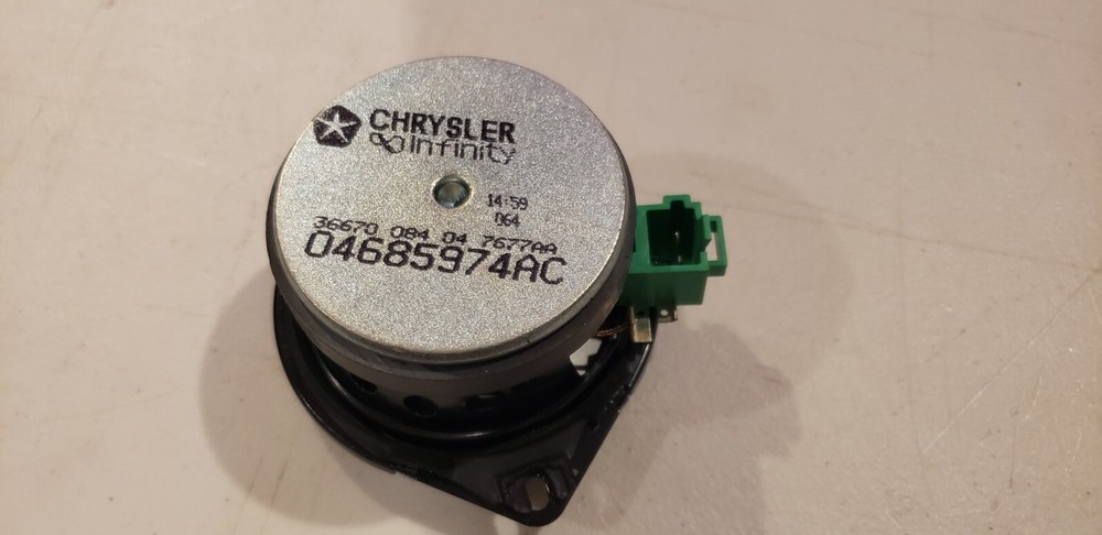 2004-2005 Chrysler Infinity Center Speaker 04685974AC