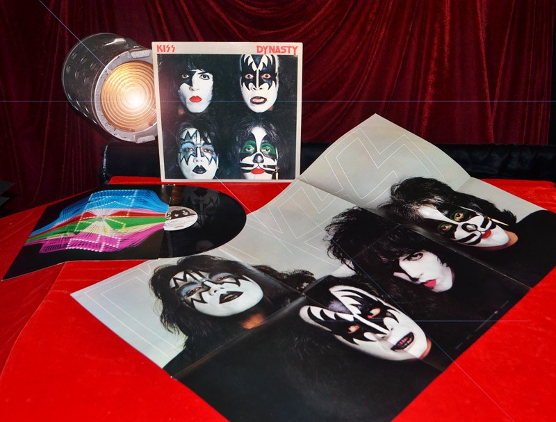 KISS 1979 Vinyl LP RECORD Album DYNASTY w Poster, Inner sl, 7152 Great Condition