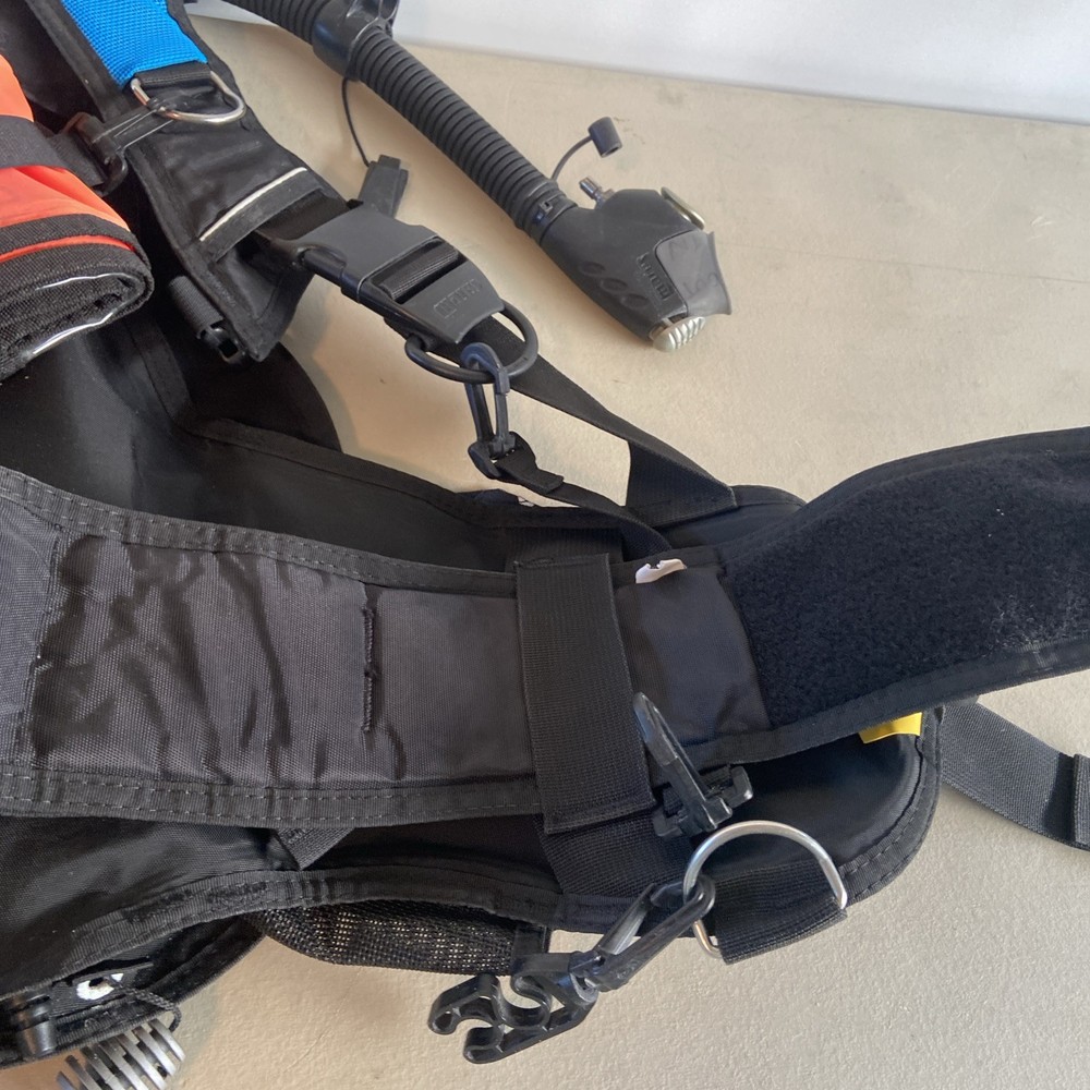 Mares Ariel Diving Vest Size Medium.